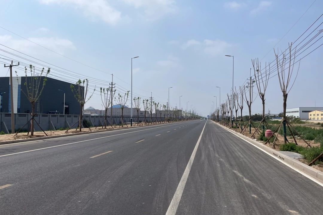 濰坊項(xiàng)目藍(lán)海路道路工程順利通過(guò)竣工驗(yàn)收.jpg
